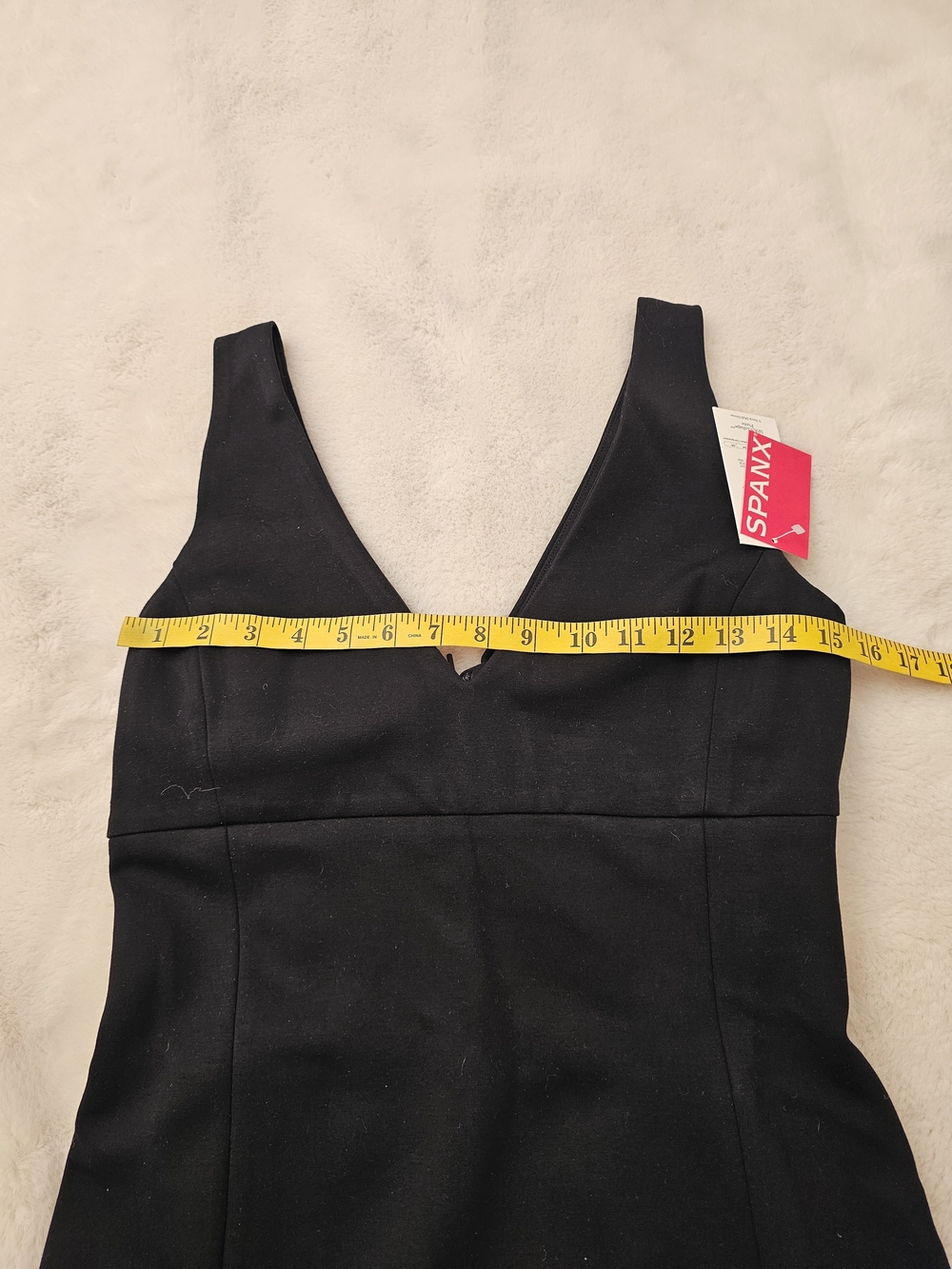New Spanx Low V-Neck Midi Dress Size Medium - Picture 9 of 16